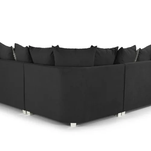 Veronascatterbacksofablacklargecorner 2 1400x