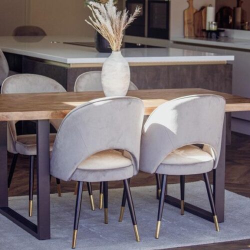 Freya With Cream Chairs