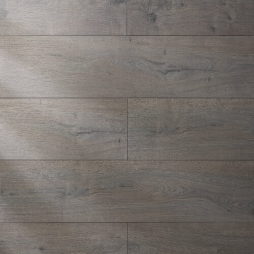 Anglo Flooring FloorLaBs Oak Leeds 8mm Laminate Flooring plank close-up